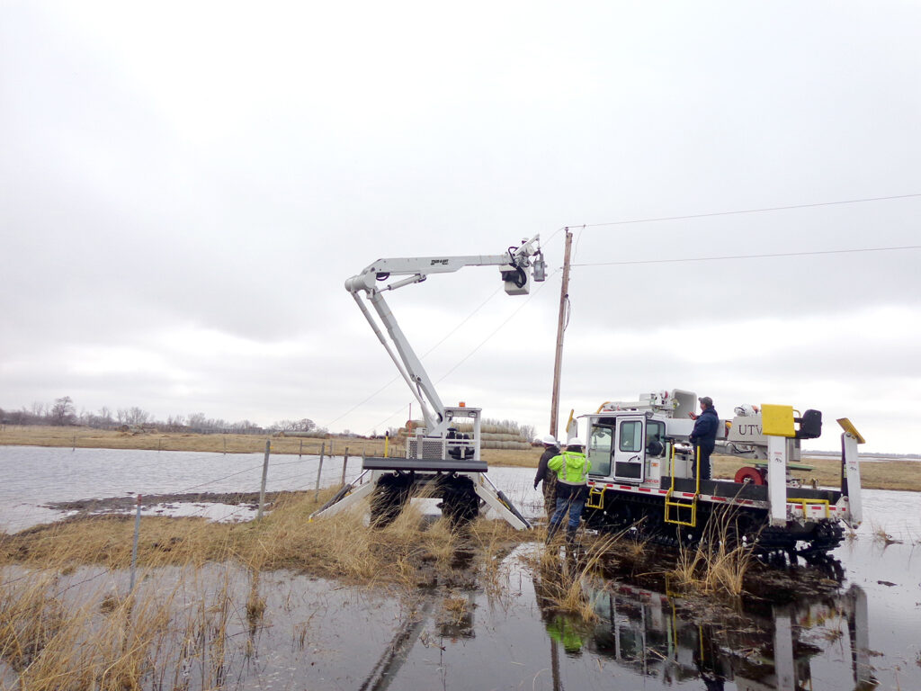Tracked Lift (UTV) DurALift Inc.