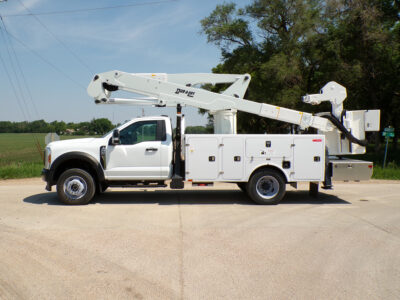DPM2-47 material handling bucket truck build