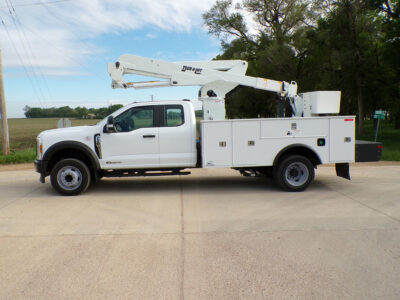 DTA2-38FP bucket truck build; 44 feet working height